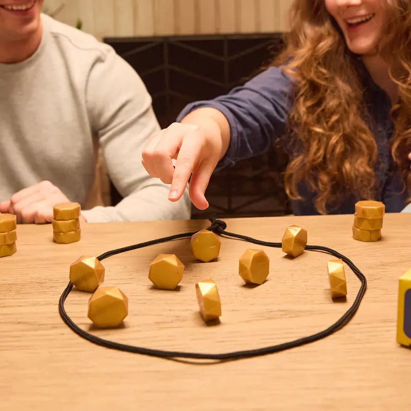 Magnetic Strategy Game with High-Intensity Snap Action & Zero Tangles