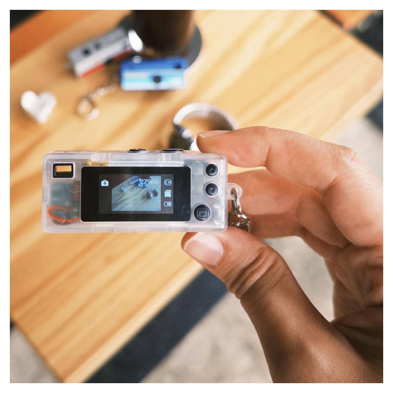 Vintage Thumb Camera: Snap Retro Memories Anytime, Anywhere!